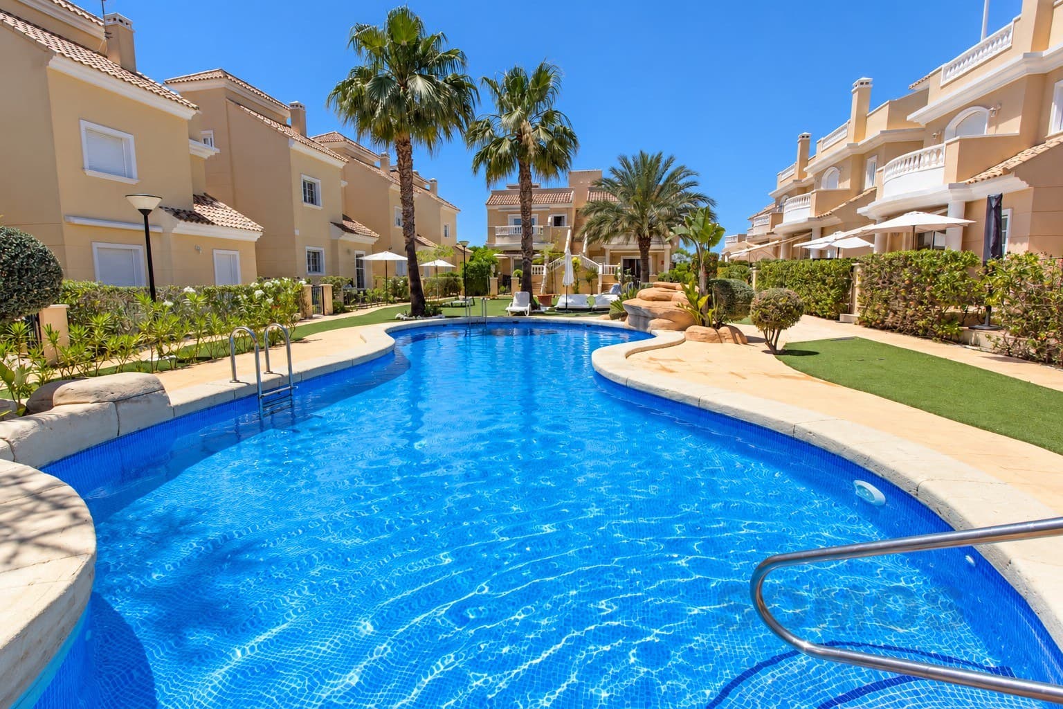 Communal swimming pool — Apartamento Villasol, Urb La Marina