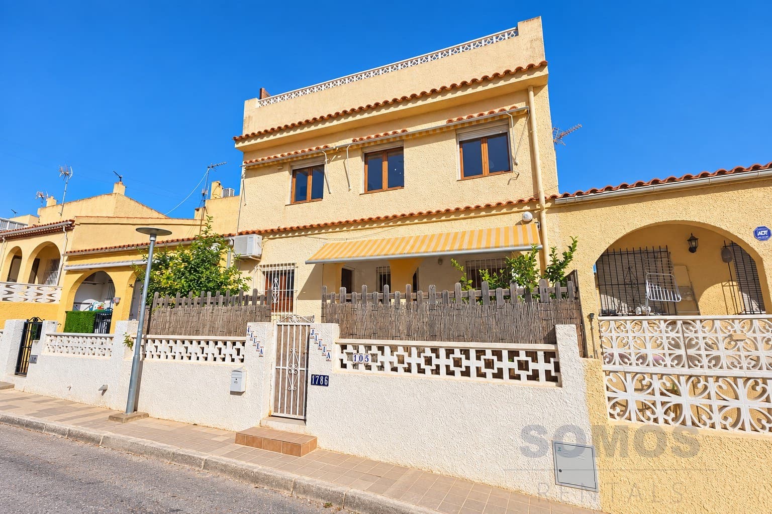 Casa Julia, Urb La Marina — foto 1