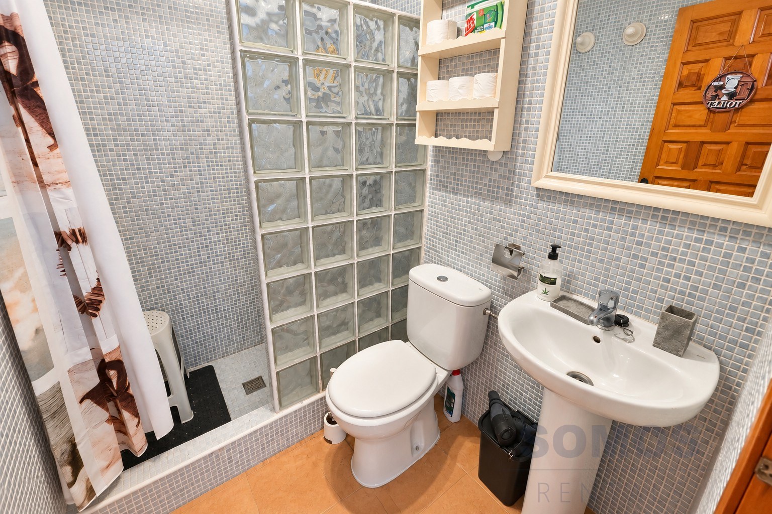 Bathroom 1 — Casa Julia, Urb La Marina