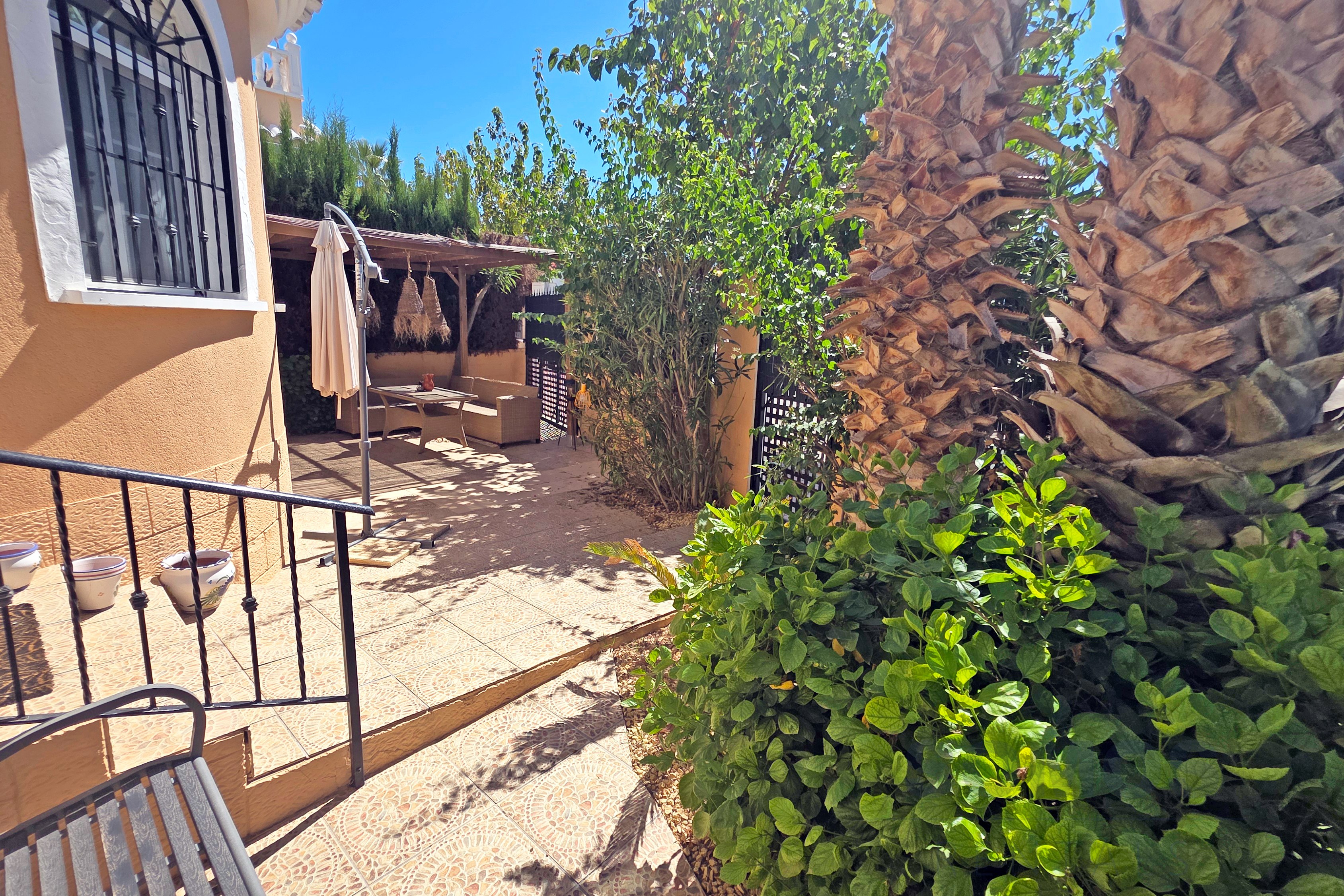 Tuin — Villa Dali, Urb La Marina