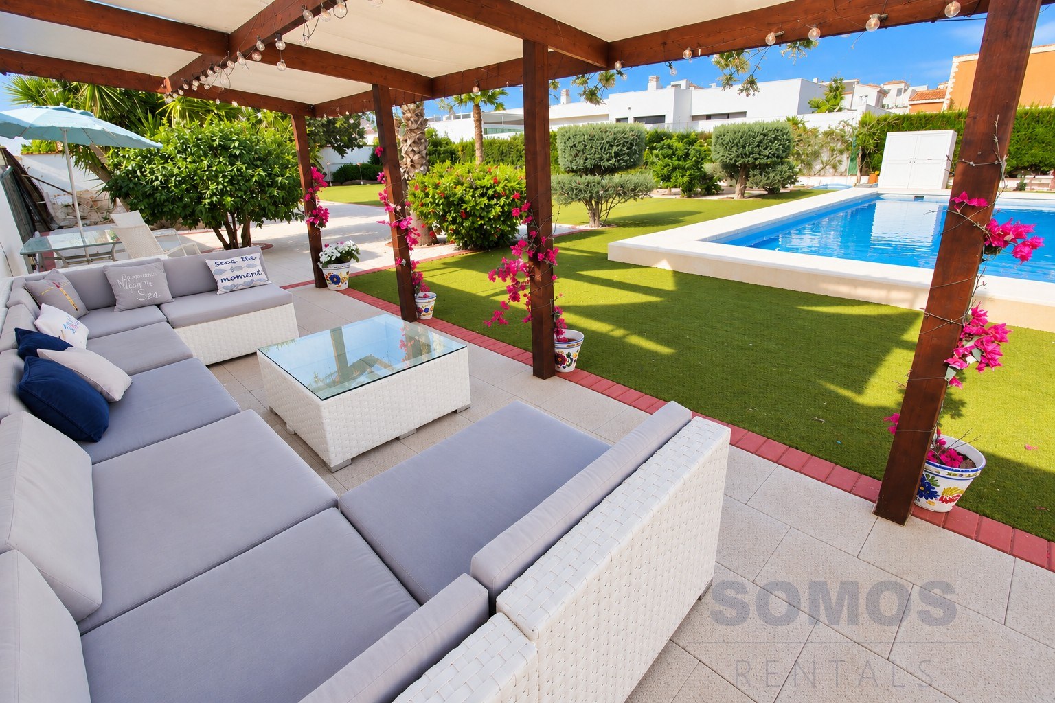 Jardin — Villa Ricardo, Urb La Marina