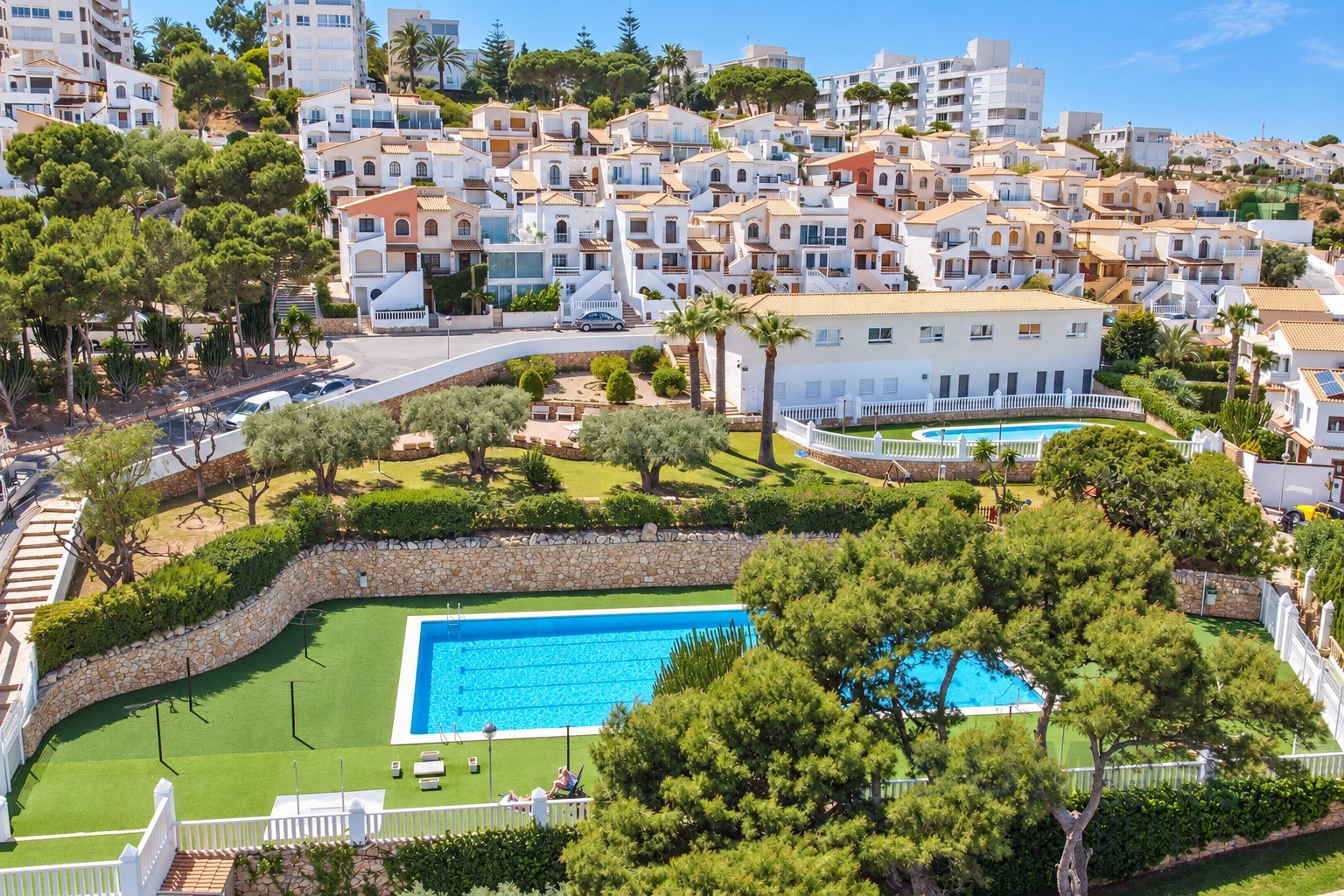 Communal swimming pool with sea views — Casa Seabreeze, Gran Alacant