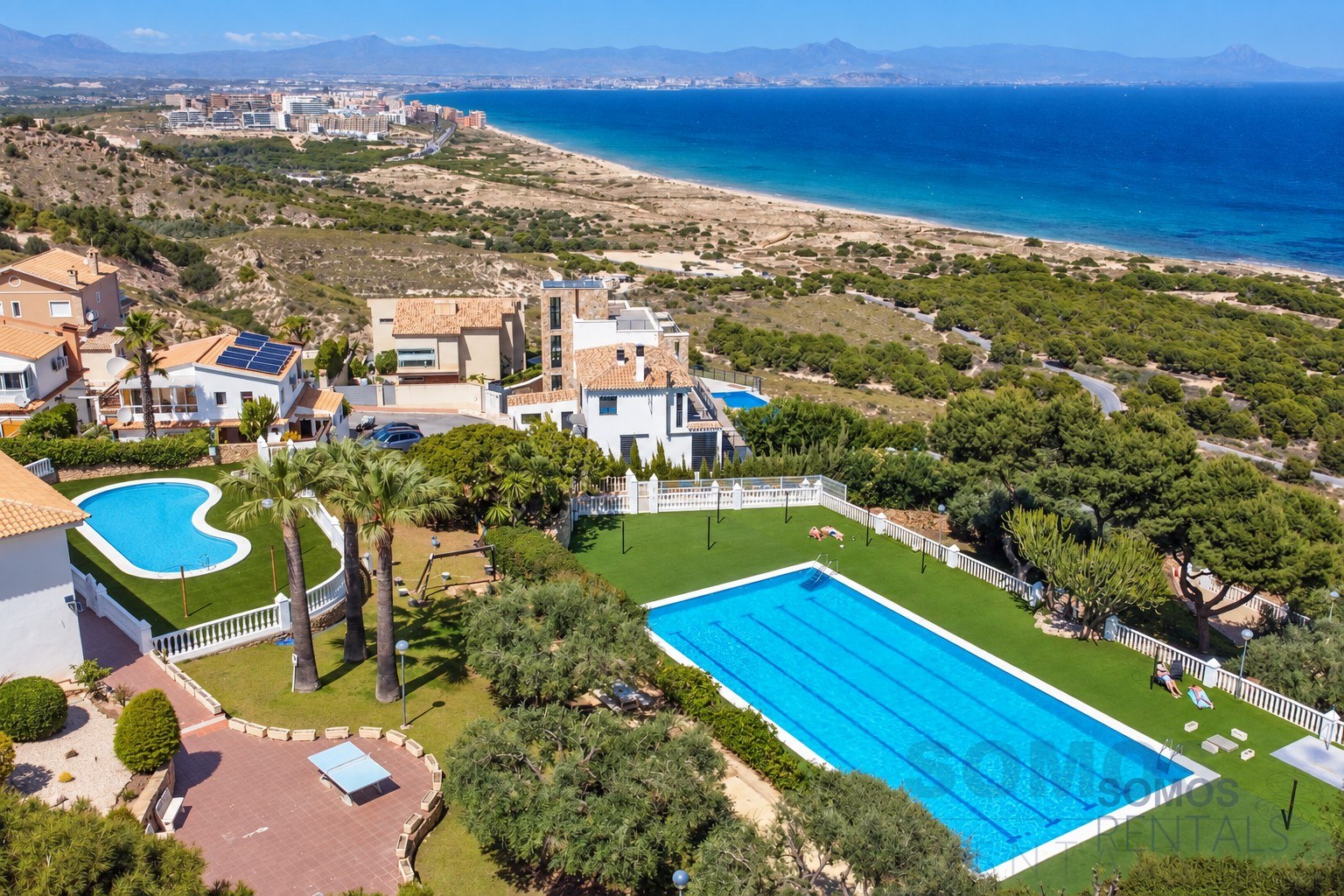 Communal pool with sea views — Casa Seabreeze, Gran Alacant