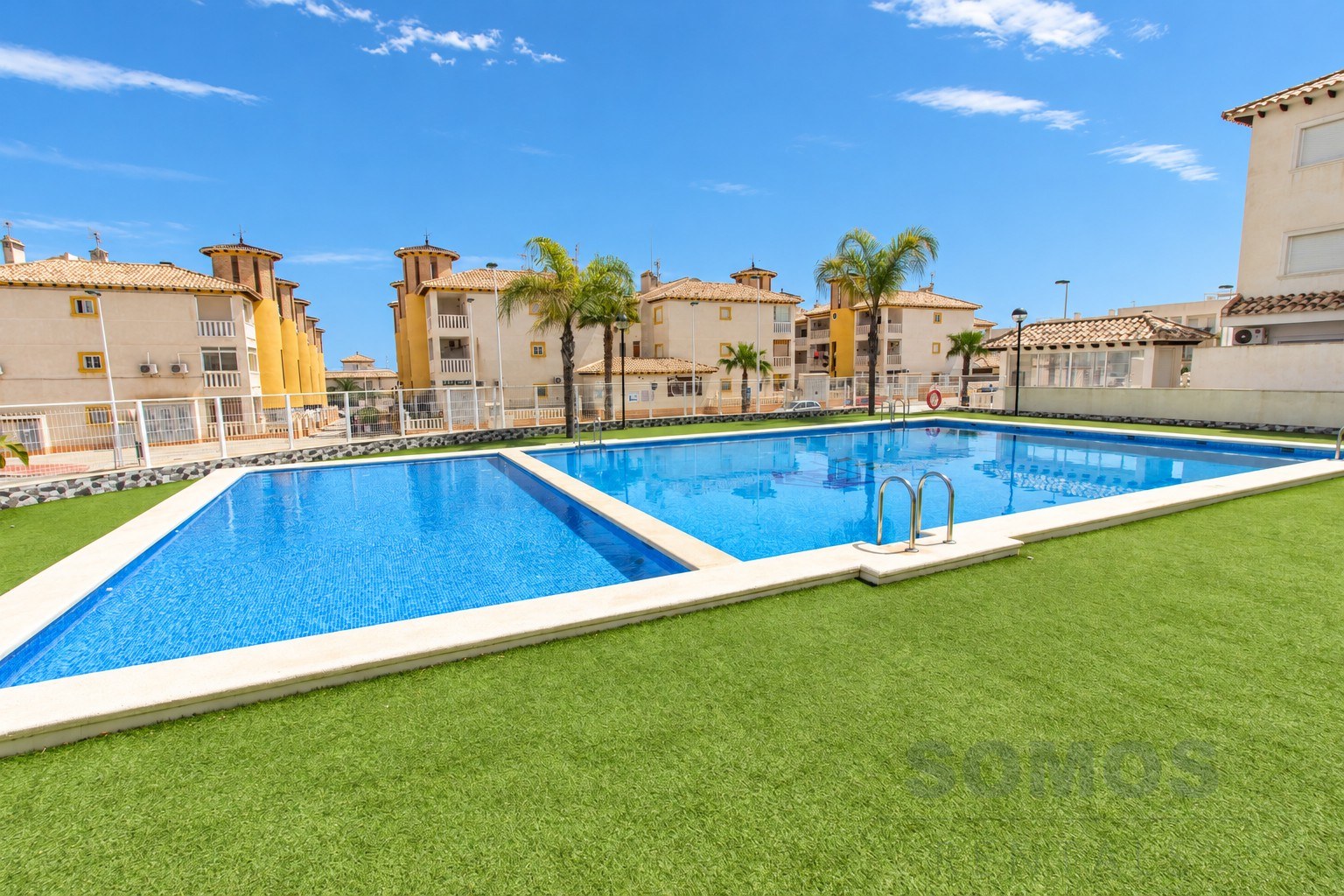 Communal swimming pool — Apartamento El Pinet, La Marina Village y El Pinet