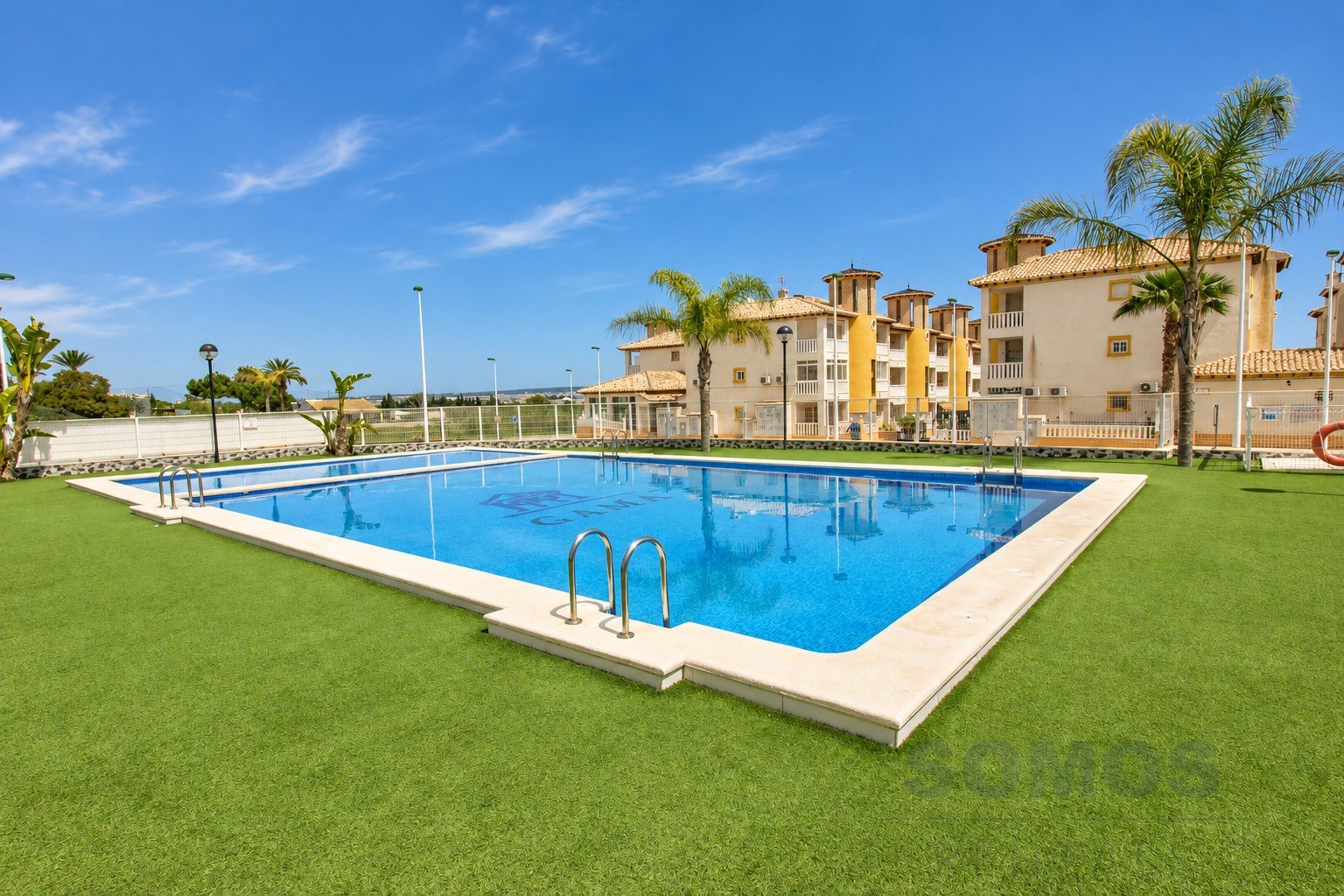 Communal swimming pool — Apartamento El Pinet, La Marina Village y El Pinet