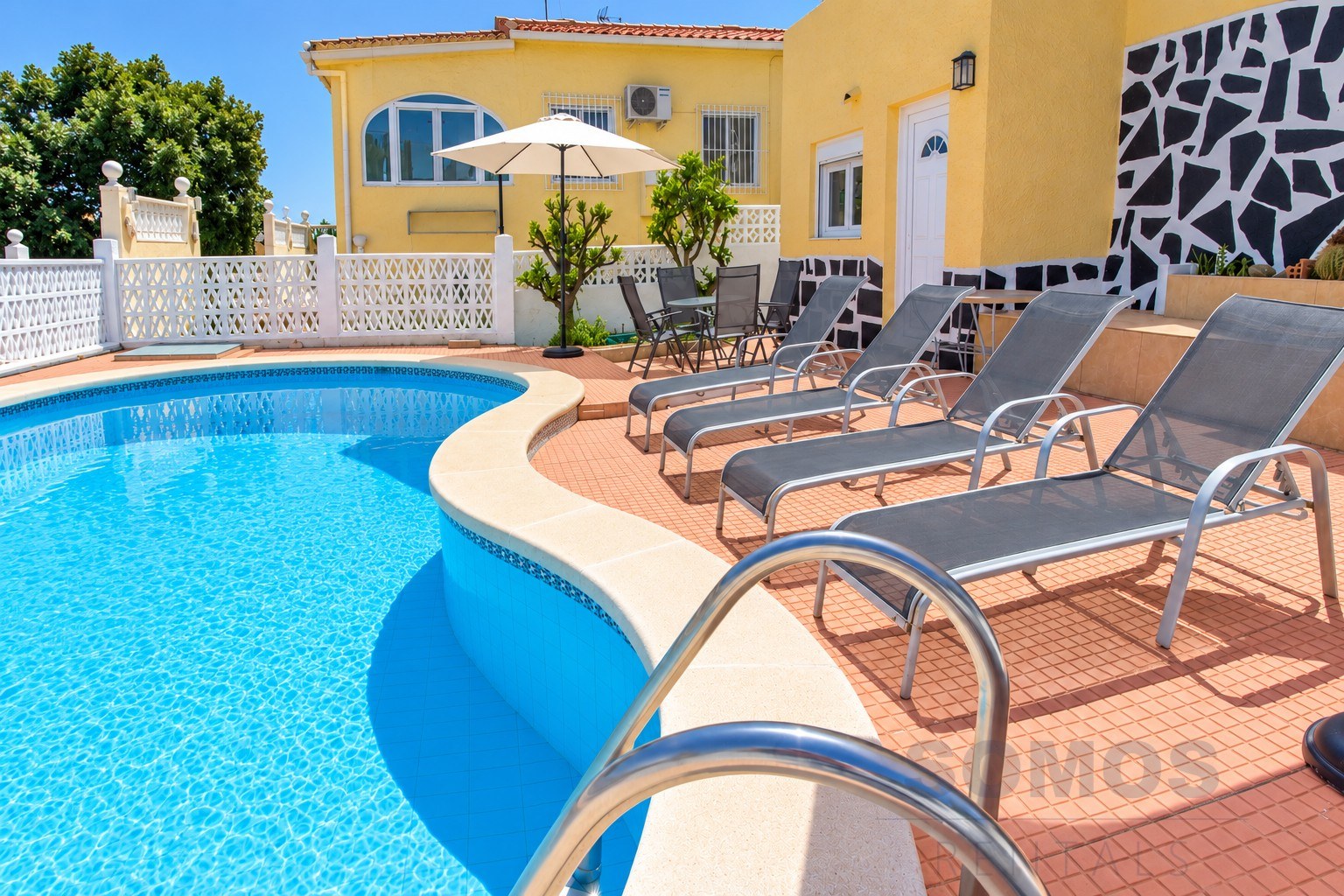 Villa Michelle, Urb La Marina — photographie 12