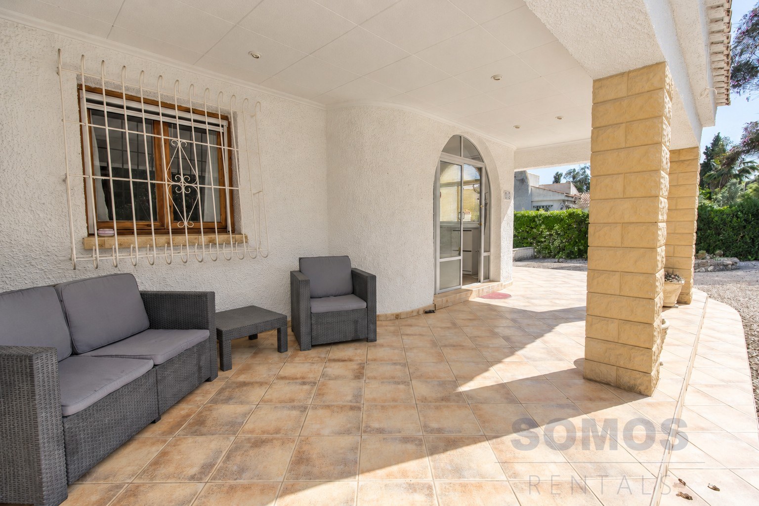 Terraza cubierta — Villa Yolanda, Urb La Marina