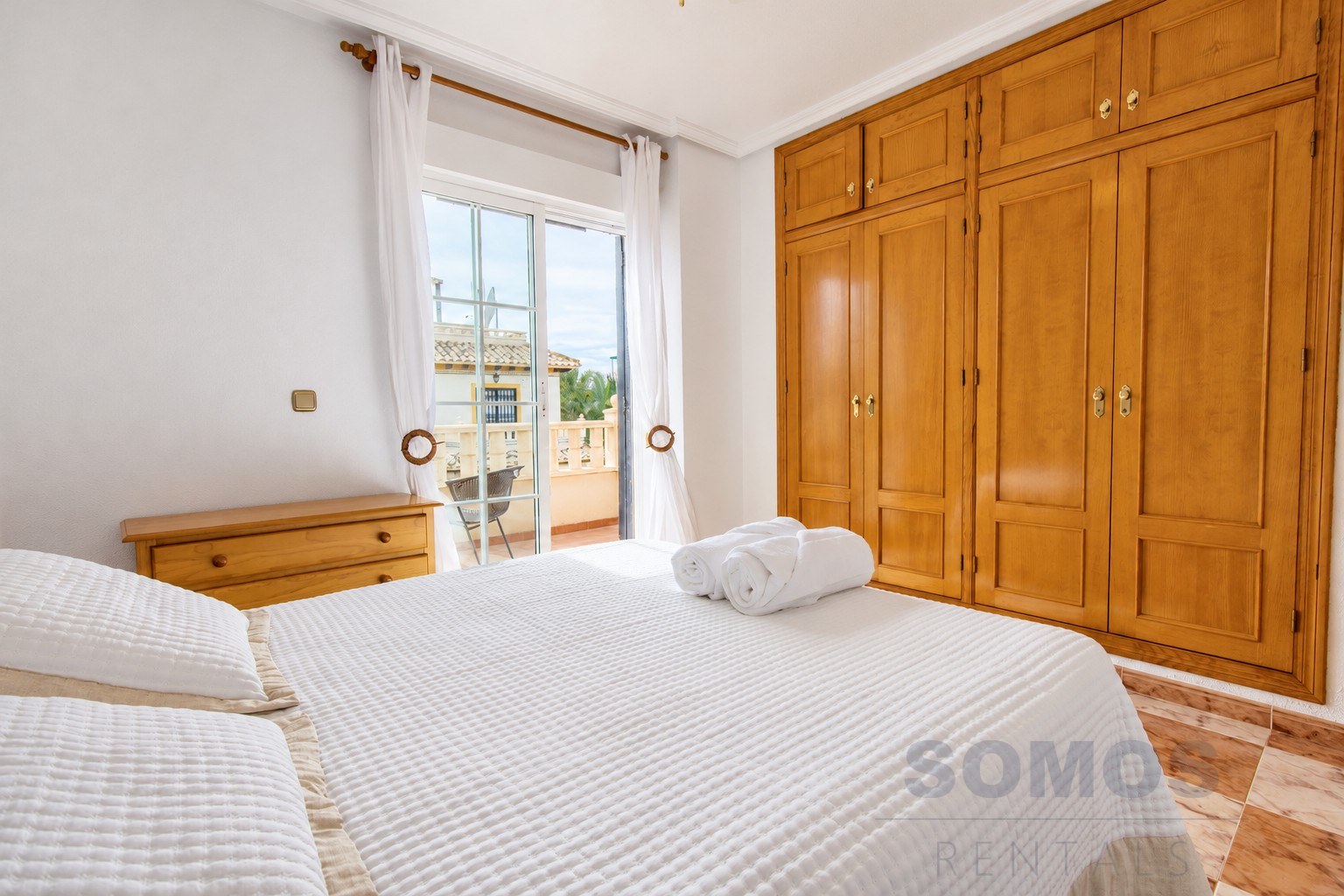 Master bedroom — Casa Marina del Rey, La Marina Village y El Pinet