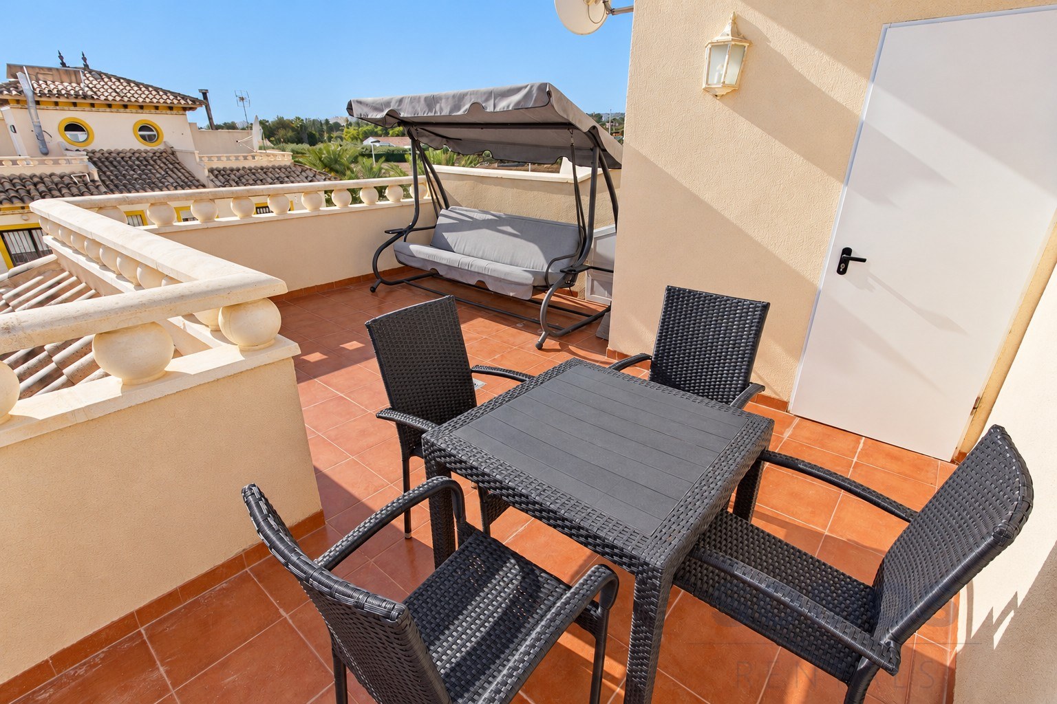 Solarium — Casa Marina del Rey, La Marina Village y El Pinet