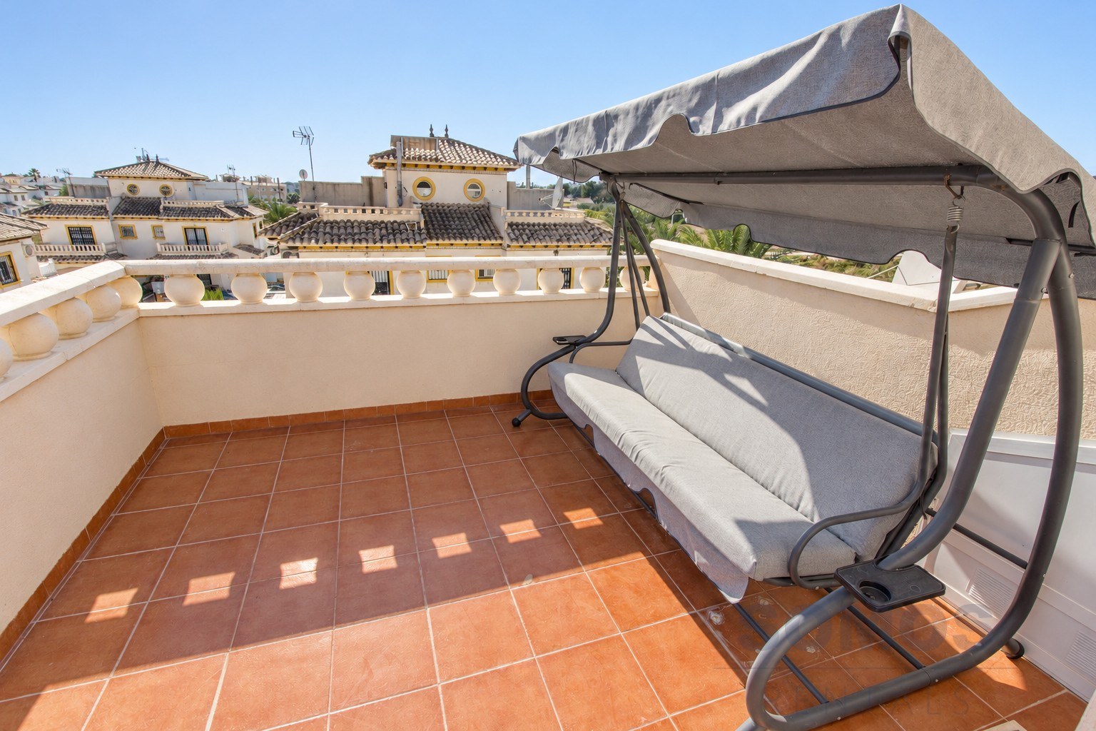 Solarium — Casa Marina del Rey, La Marina Village y El Pinet