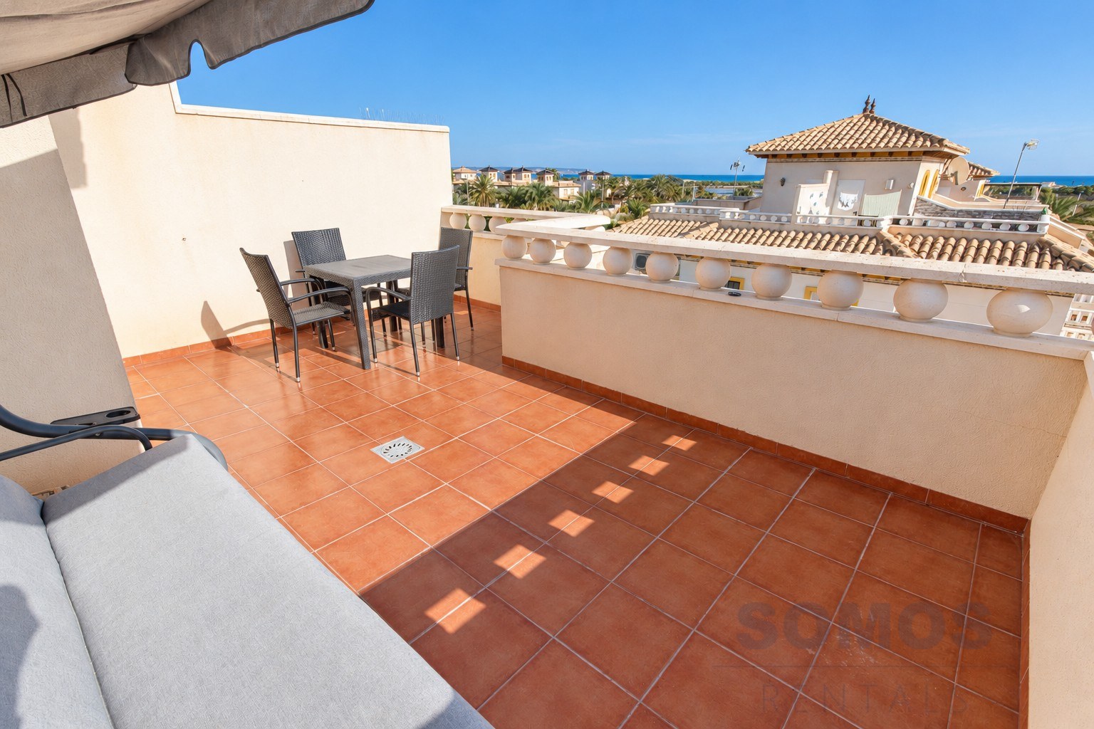 Solarium — Casa Marina del Rey, La Marina Village y El Pinet