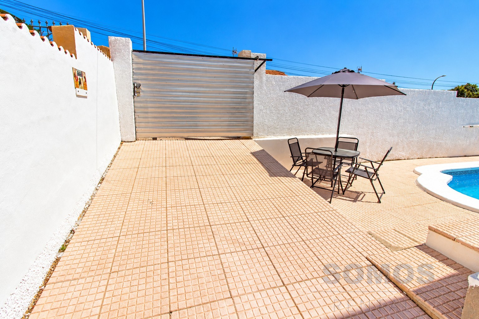 Private driveway — Casa Elche, Urb La Marina