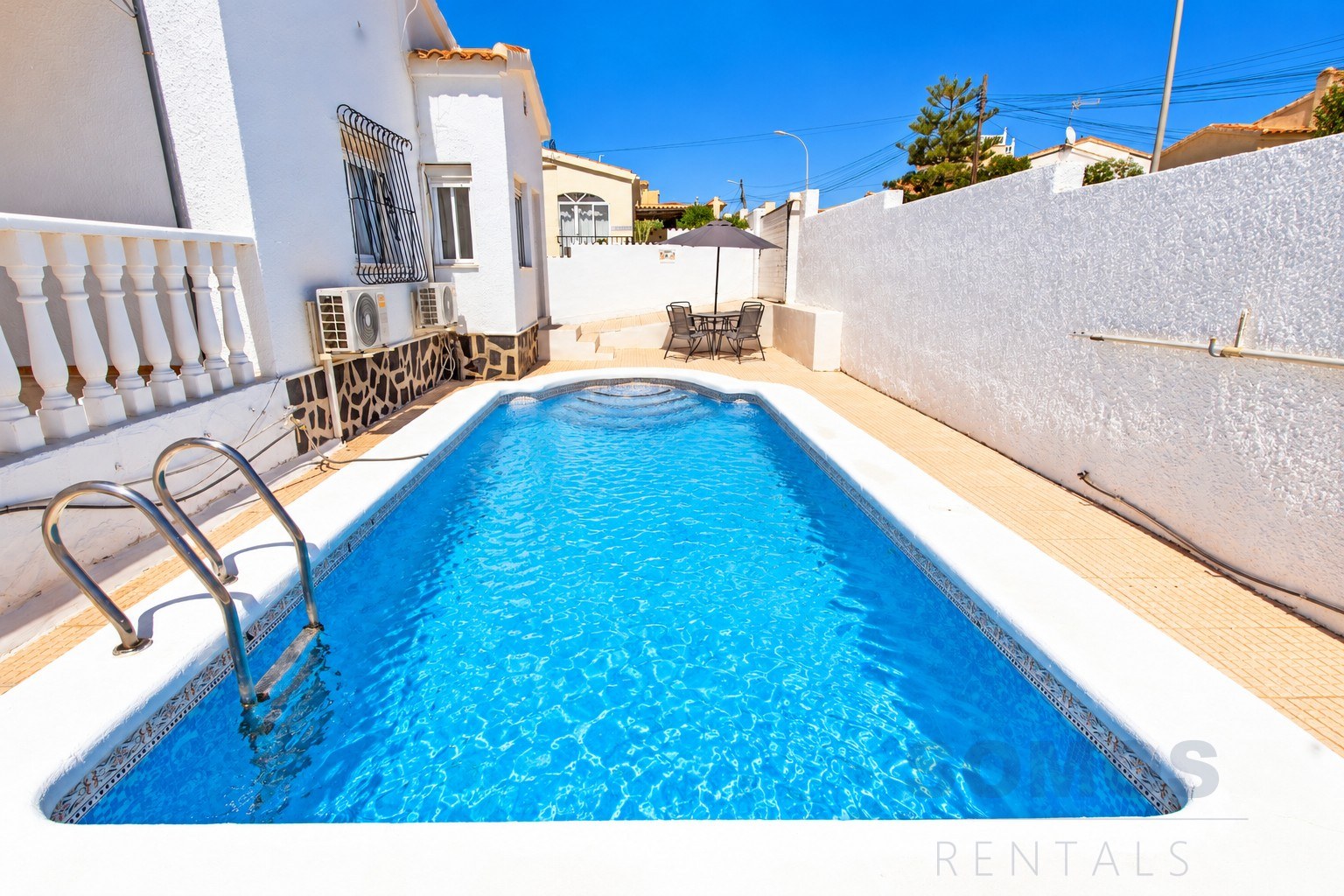Private swimming pool — Casa Elche, Urb La Marina