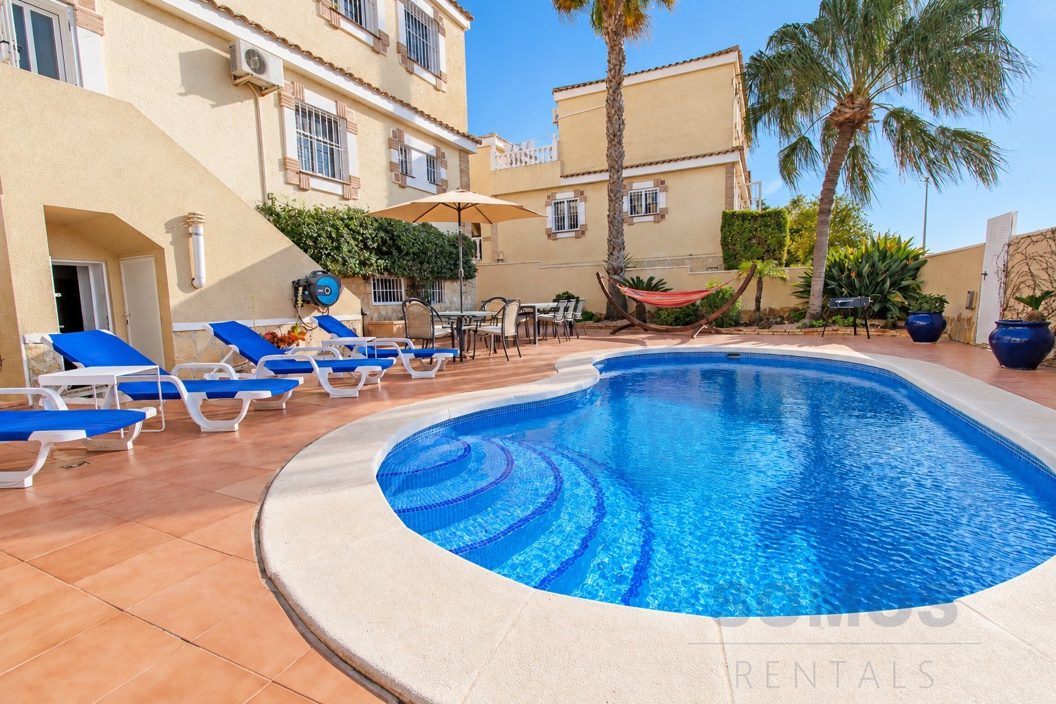 Private swimming pool — Villa Cross, Gran Alacant