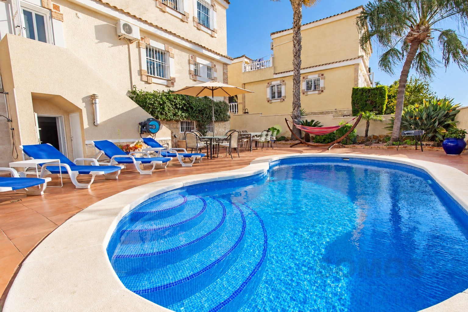 Private swimming pool — Villa Cross, Gran Alacant