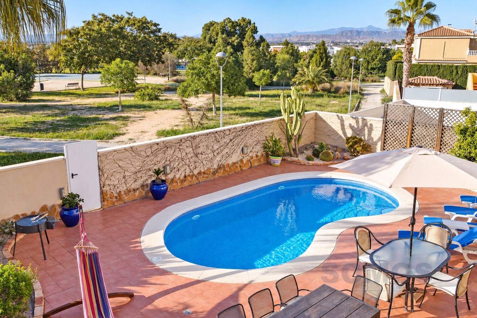 Private swimming pool — Villa Cross, Gran Alacant