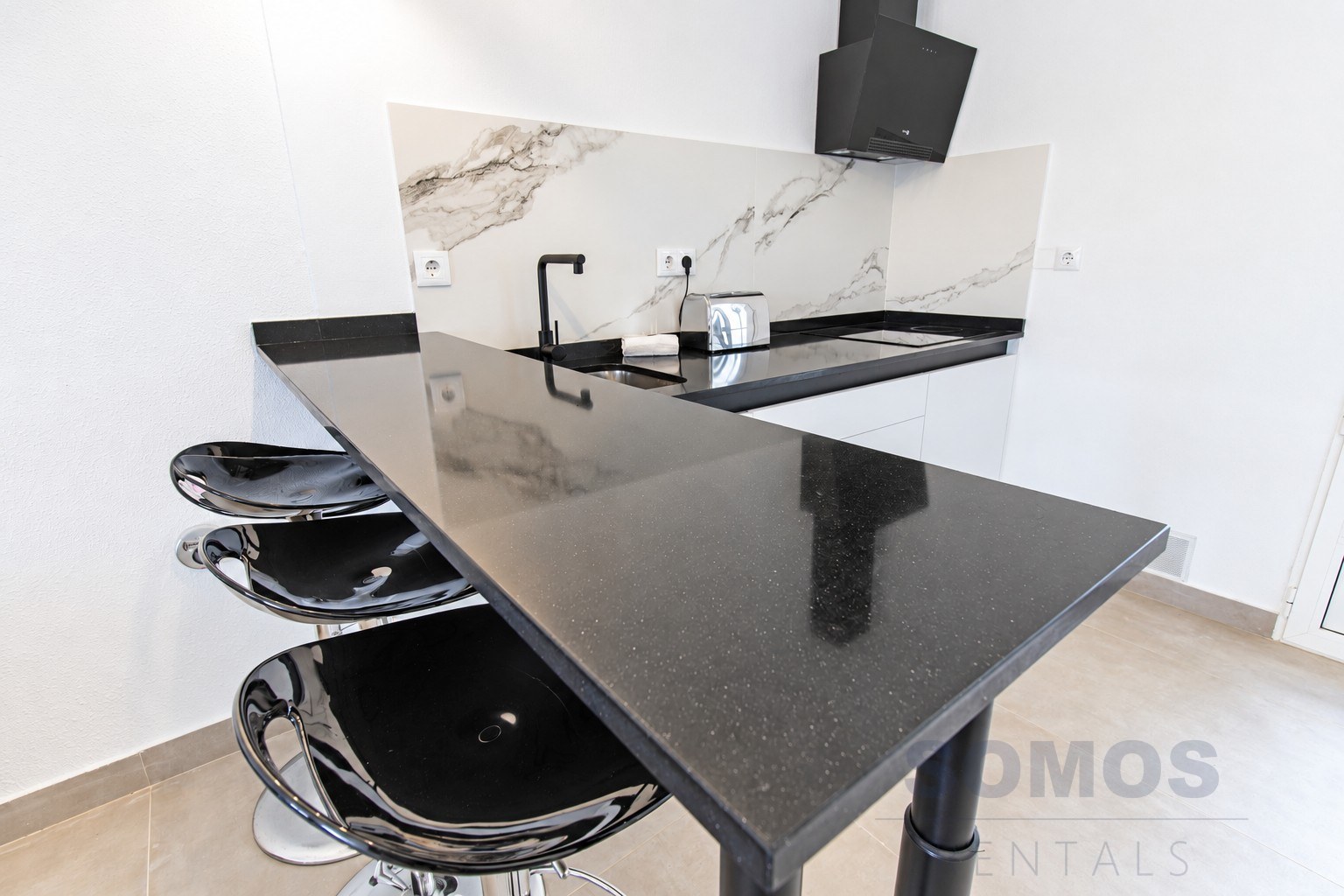 Kitchen — Casa Arturo, Urb La Marina