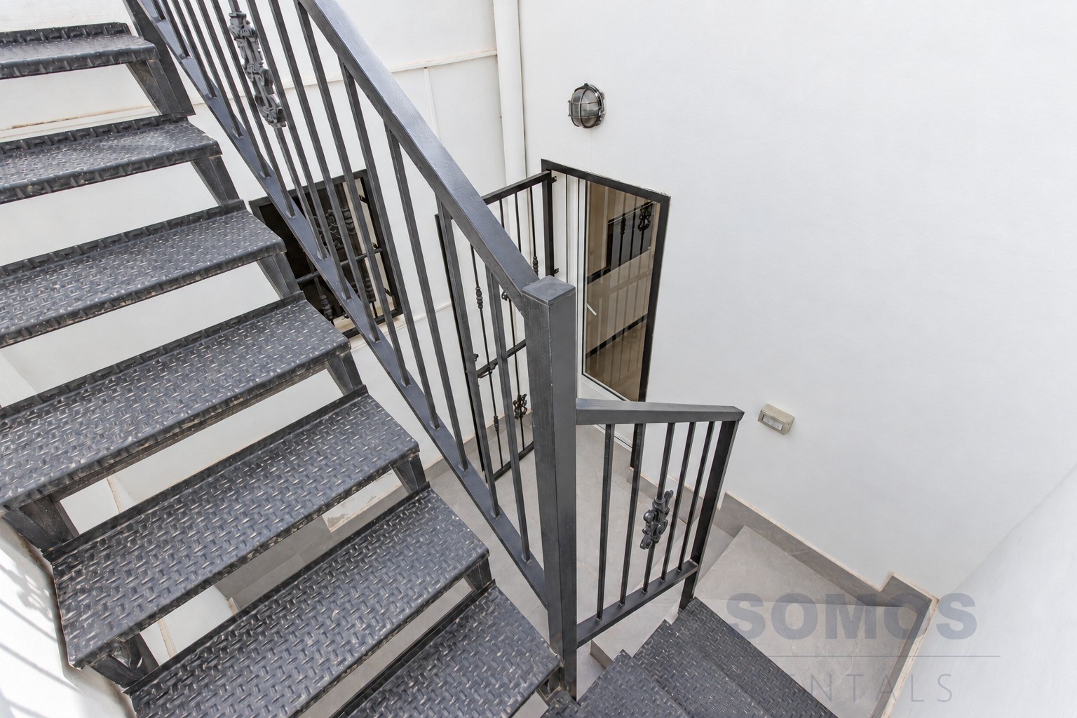 Staircase — Casa Arturo, Urb La Marina