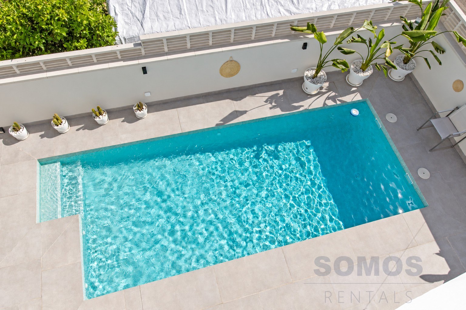 Private swimming pool — Casa Arturo, Urb La Marina